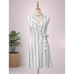 The Classic Pinstripe Wrap Dress With Side-Tie Brand: Bershka