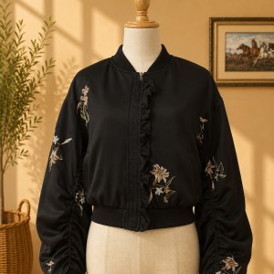 Preloved Black Floral Embroidered Zip Up Jacket 𝐁𝐫𝐚𝐧𝐝: 2XTREMZ/ SPLASH