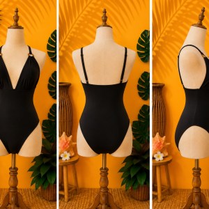 Preloved Black Ring-Detail Plunging Neckline One-Piece Swimsuit 𝐁𝐫𝐚𝐧𝐝: H&M